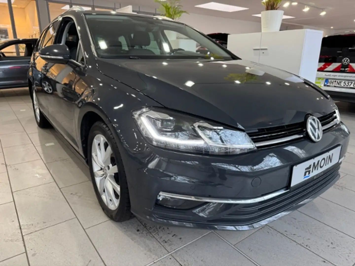 Volkswagen Golf Variant VII Variant 1.5 TSI DSG Highline Navi LED Grijs - 2
