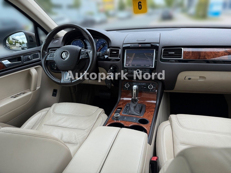 Volkswagen Touareg 3.0 V6 TDI BMT Exclusive - VOLL! — photo 13