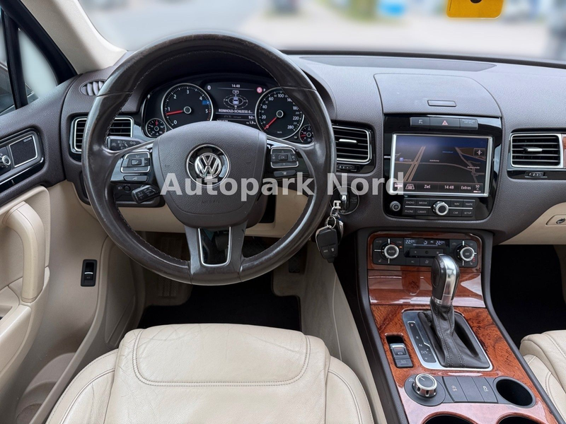 Volkswagen Touareg 3.0 V6 TDI BMT Exclusive - VOLL! — photo 11