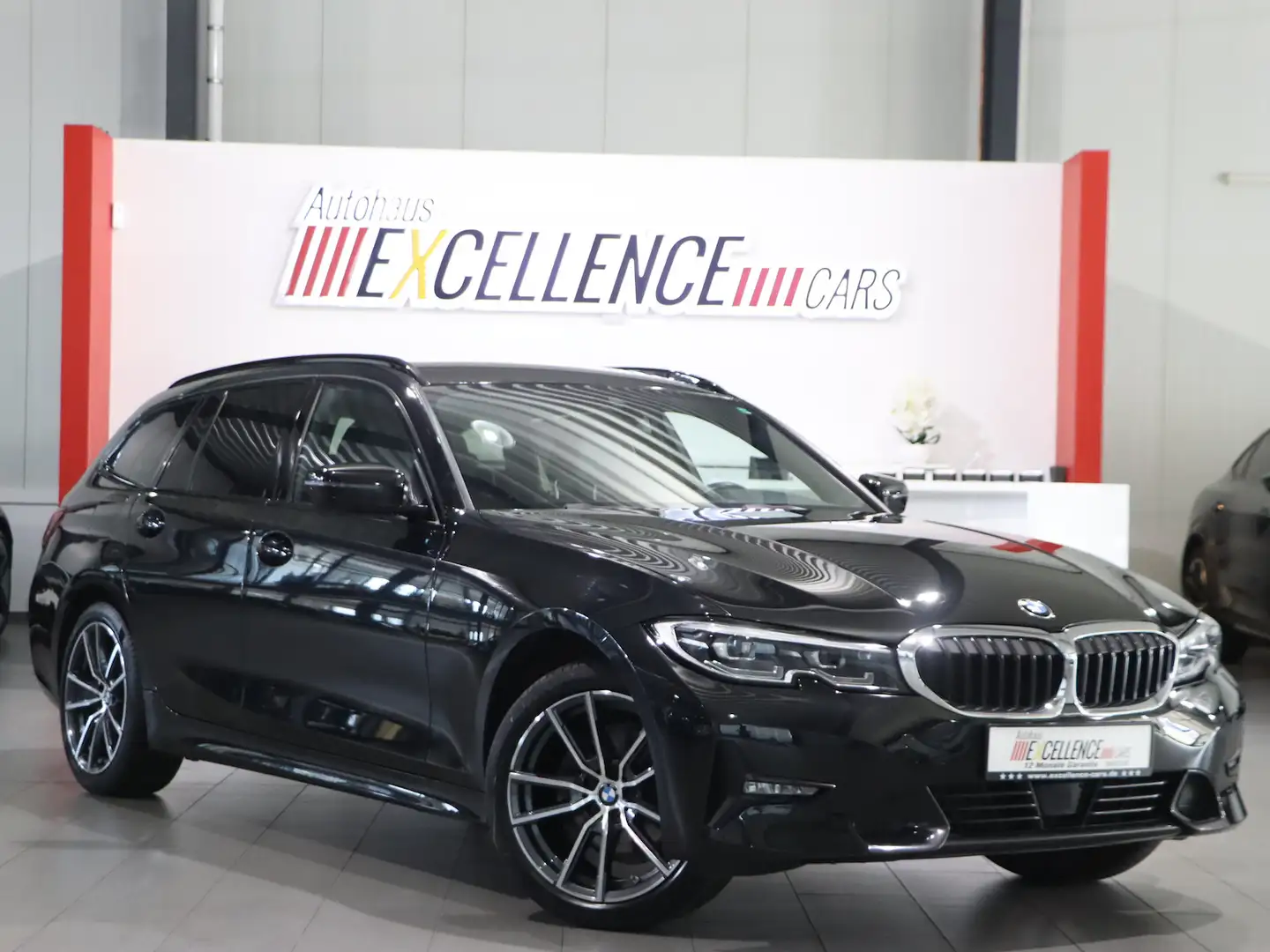 BMW 320 320d Touring xDrive SPORT-LINE LIVE-COCKPIT-PRO Zwart - 1