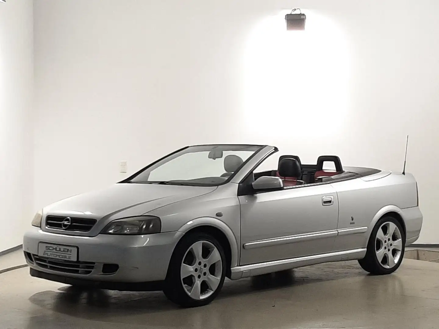 Opel Astra Cabrio 2.2 16V Linea Rossa *SHZ*Klima*AHK* Silber - 2