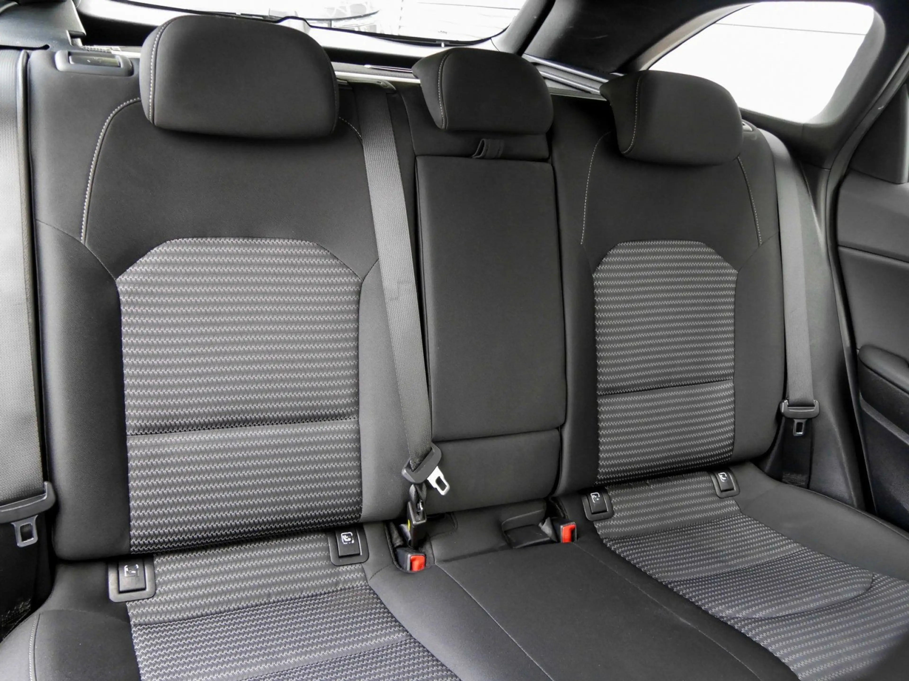 Kia Ceed / cee'd Ceed 1.5 T-GDI Vision LED KAMERA NAVI LENKRAD HE — photo 5
