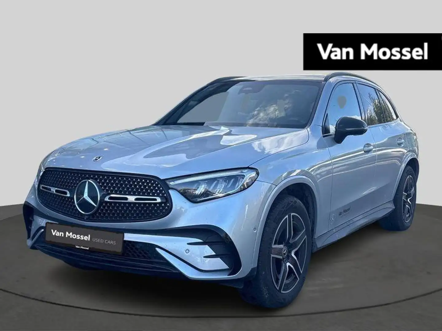 Mercedes-Benz GLC 300 de 4M AMG Line + PANORAMISCH DAK + NIGHTPAKKET + C Zilver - 1