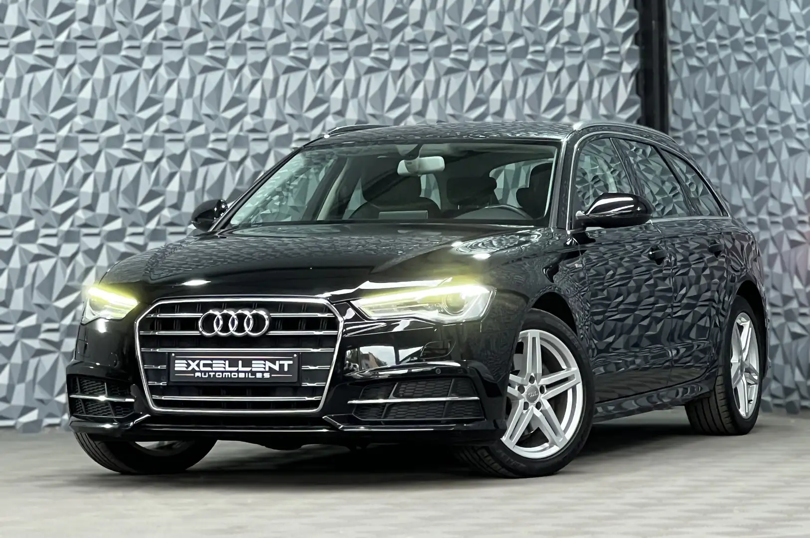 Audi A6 Avant 2.0 TDi/S line/BOITE AUTO/BLUETOOTH/GARANTIE Noir - 1
