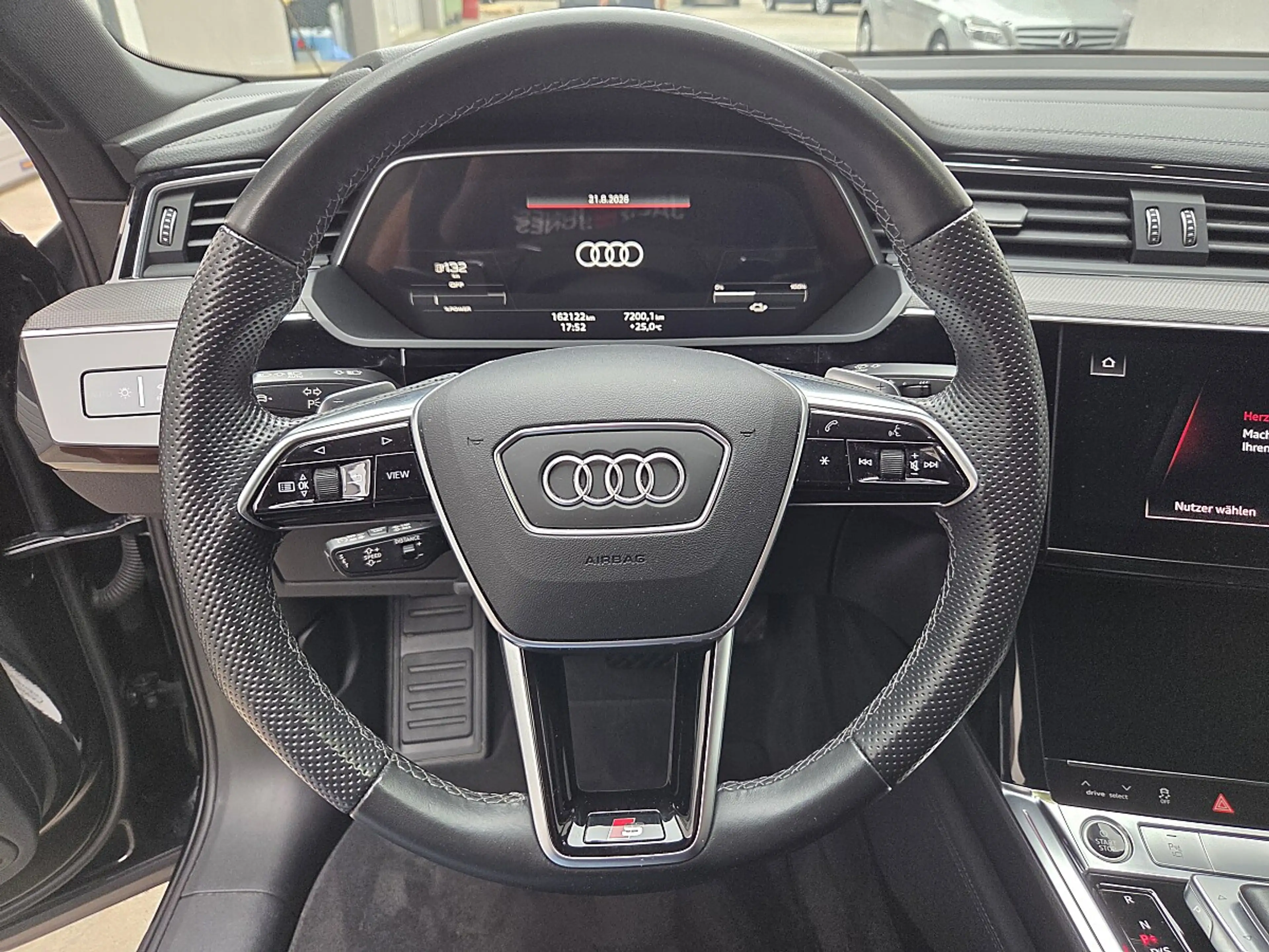 Audi e-tron SB 55 quattro 95kWh S-line — photo 14