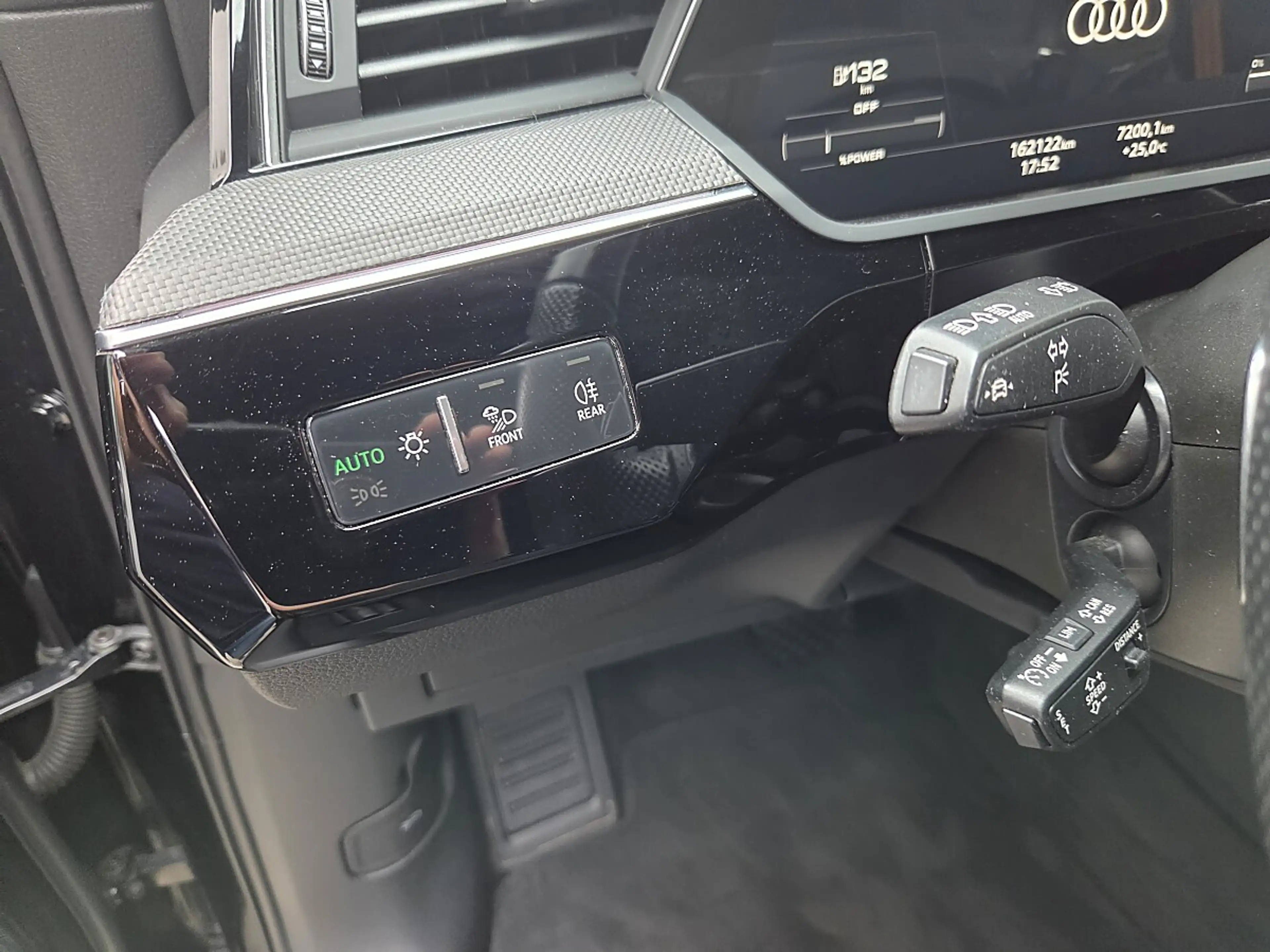 Audi e-tron SB 55 quattro 95kWh S-line — photo 11