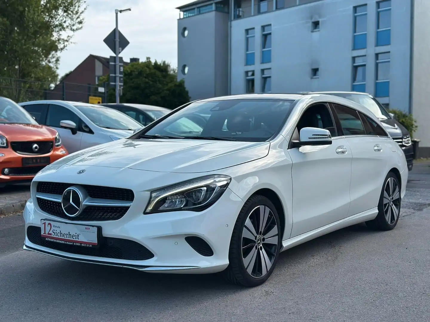 Mercedes-Benz CLA 180 Garantie*Navi*Leder*Pano Weiß - 1
