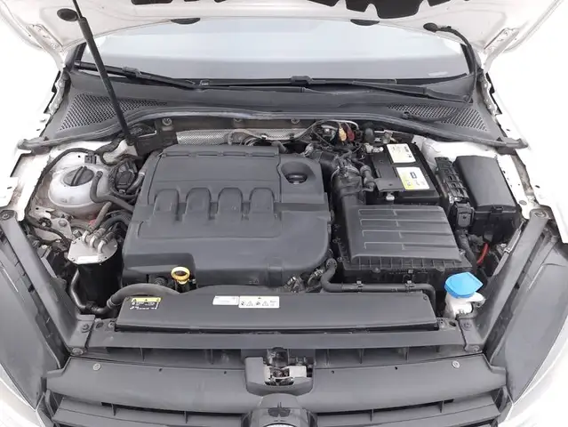 Volkswagen Golf view 13