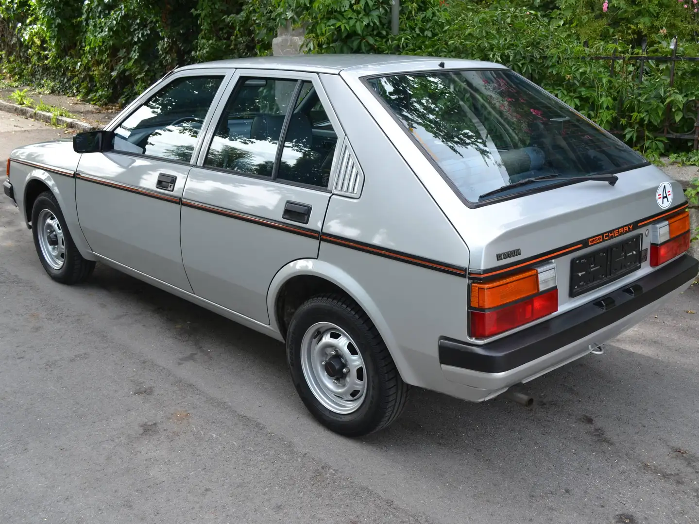 Nissan Cherry Cherry 1,3 DX Silber - 2