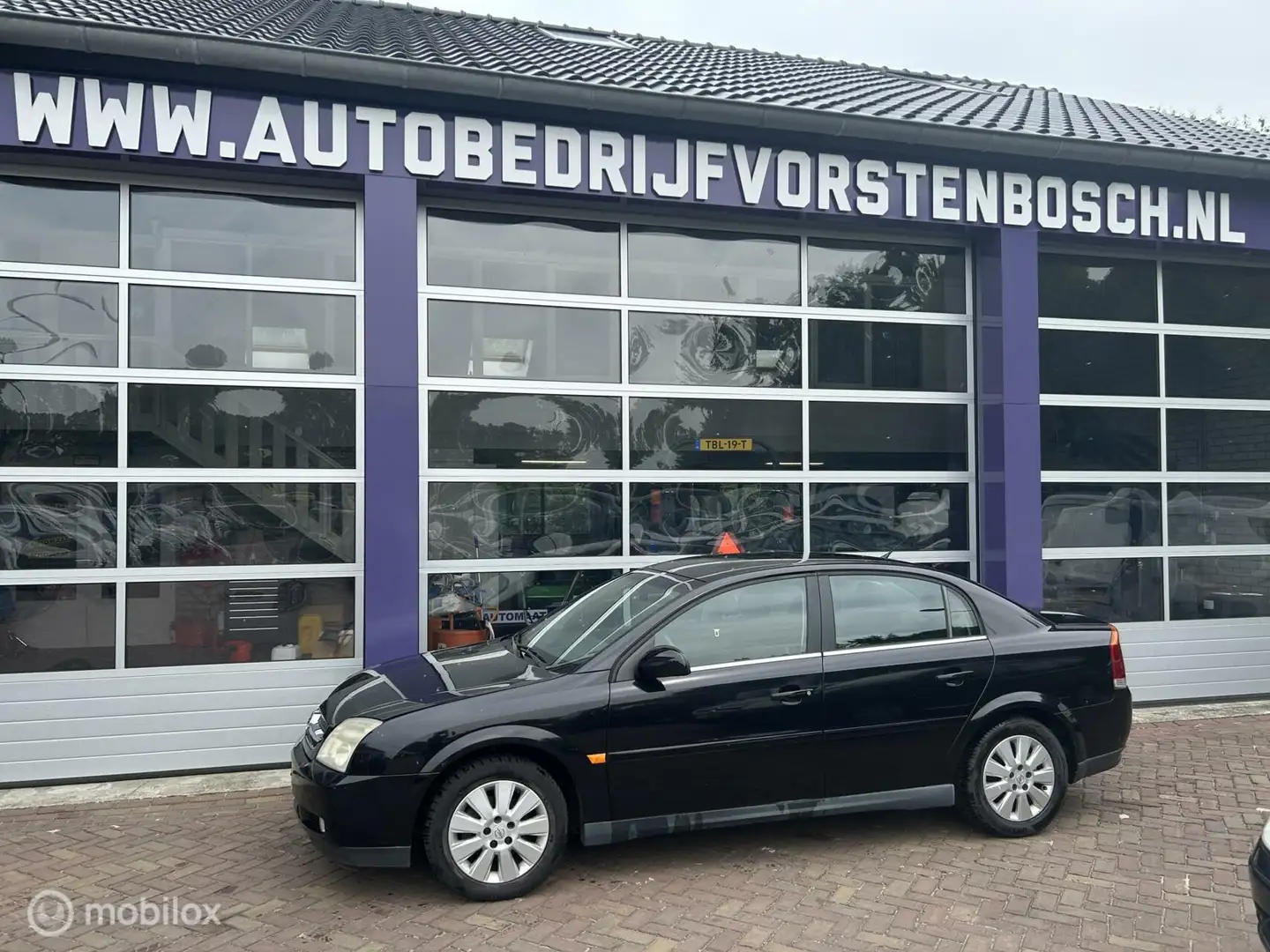 Opel Vectra 2.2-16V Comfort * AIRCO * TREKHAAK * Negro - 2