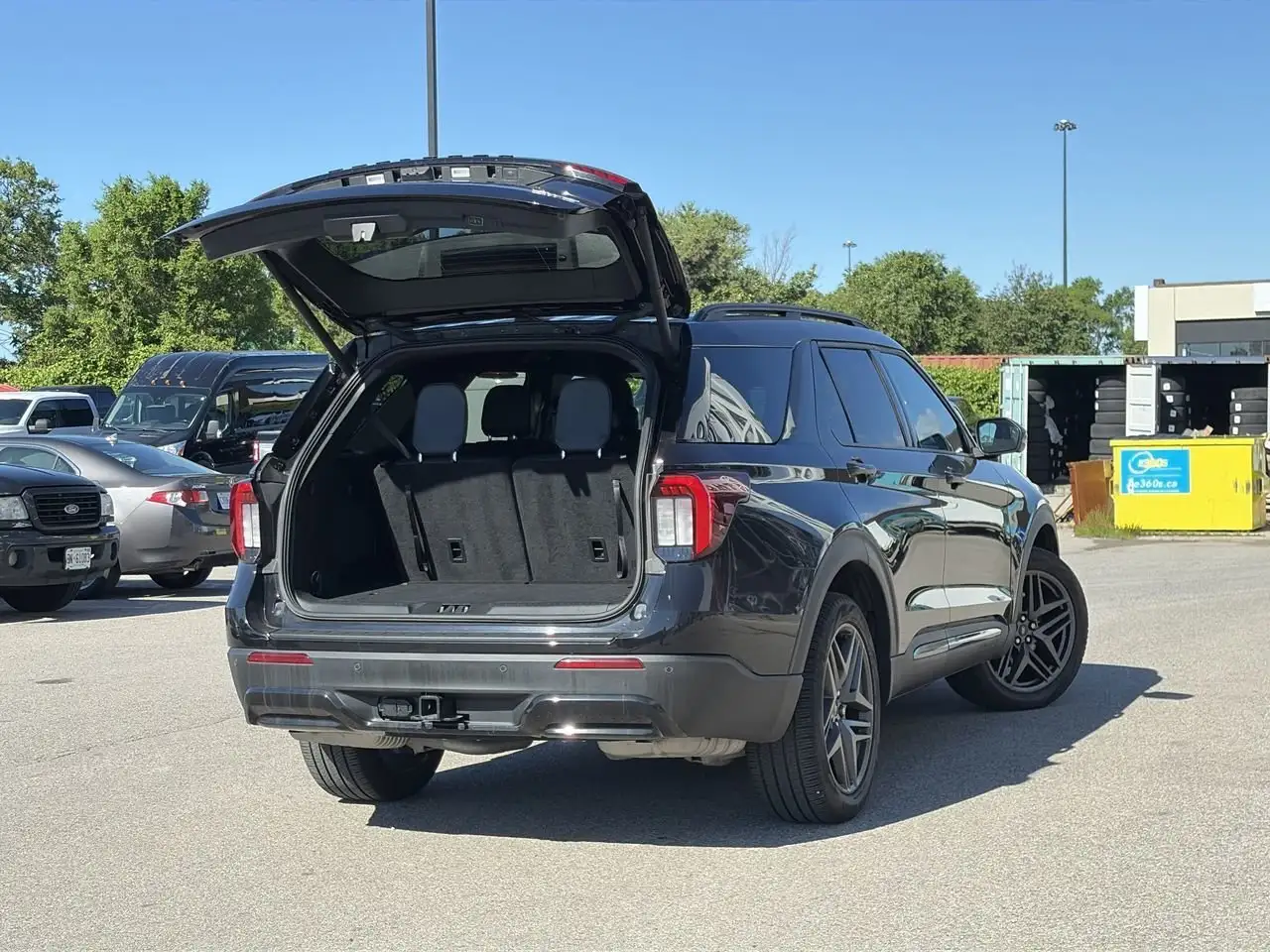 Ford Explorer photo Ford Explorer