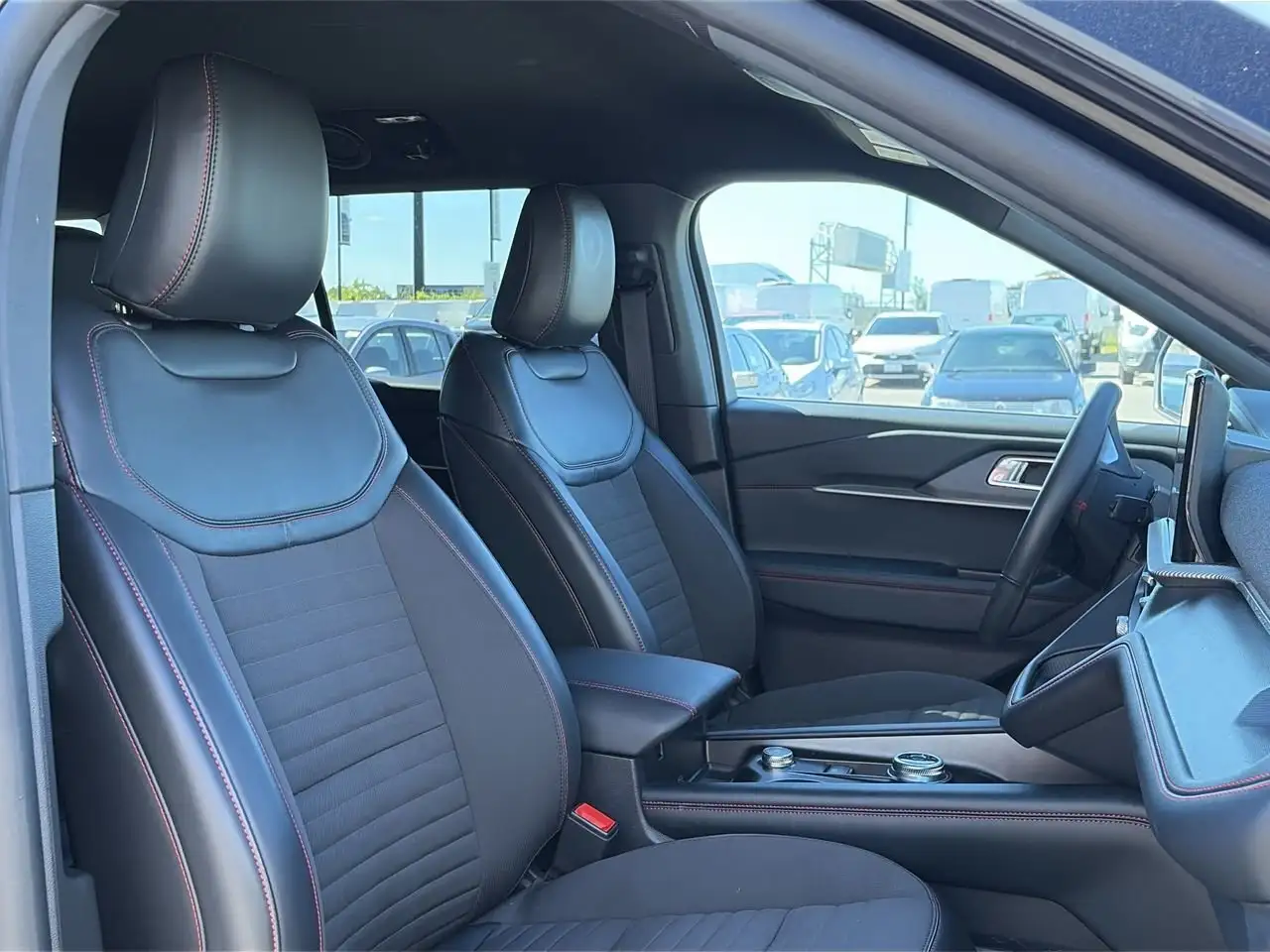 Ford Explorer photo Ford Explorer
