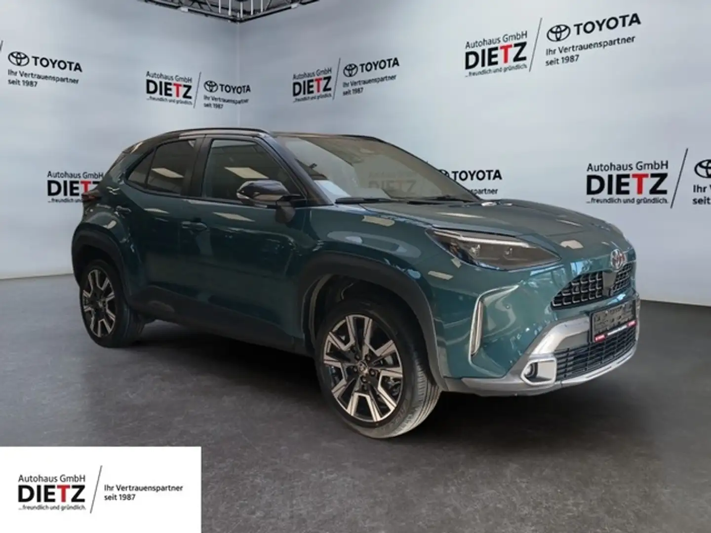 Toyota Yaris Cross 1.5 Hybrid StylePlus*ACC*HUD*360*JBL Grün - 1