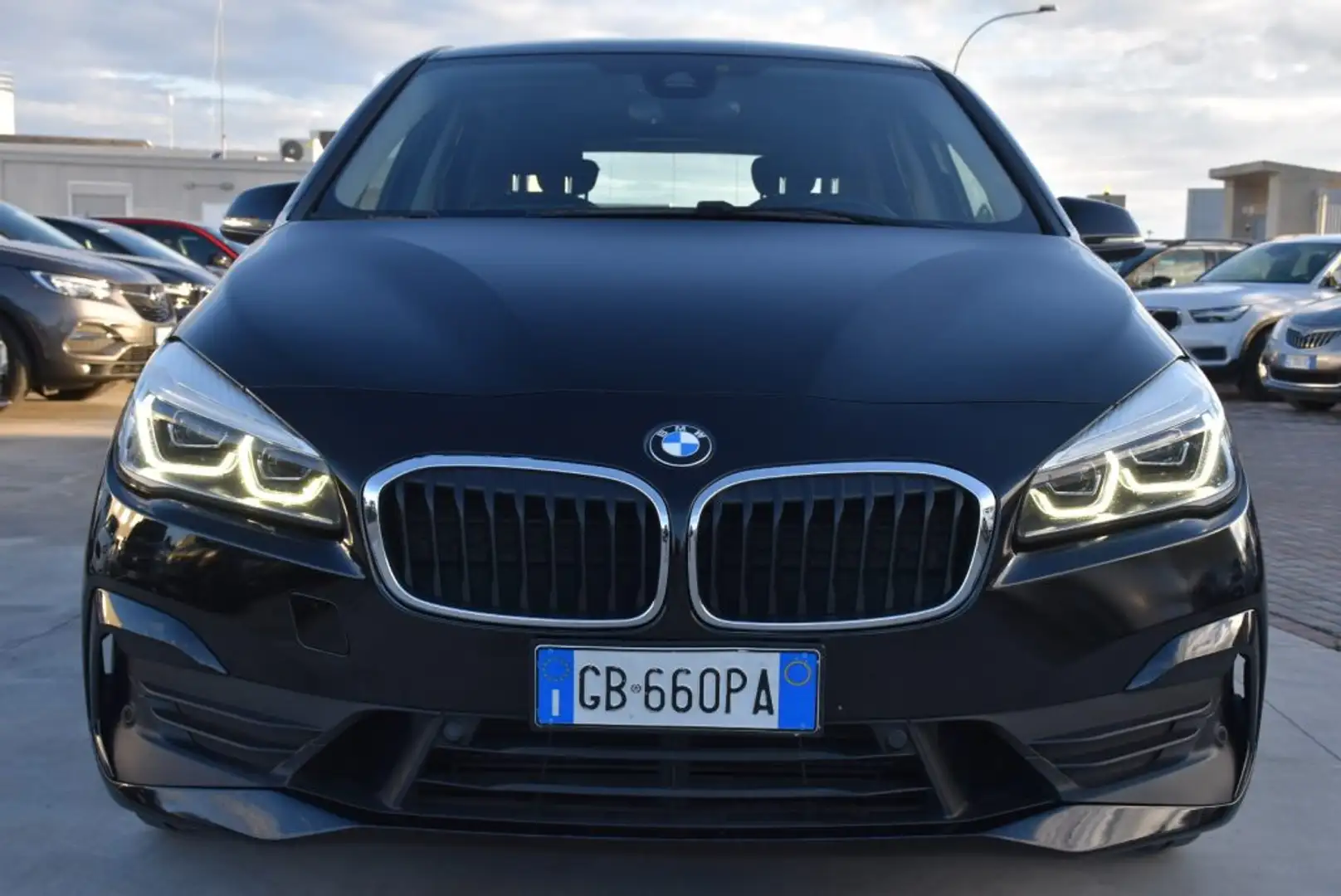 BMW 218 d Active Tourer Business Nero - 2