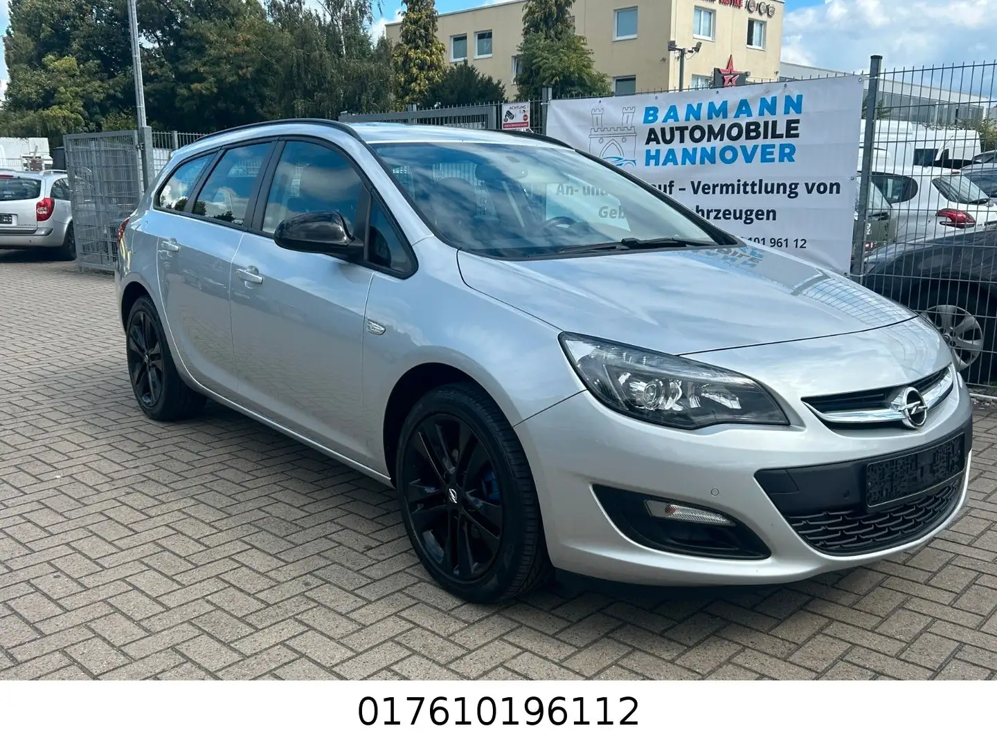 Opel Astra J Sports Tourer Edition Argent - 1