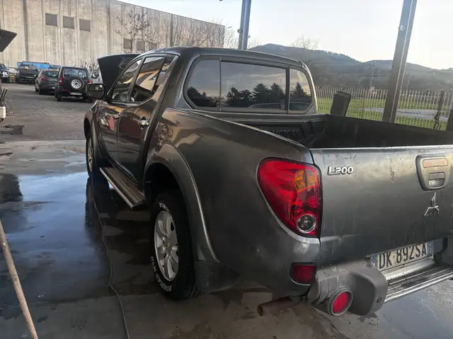 Mitsubishi L200
