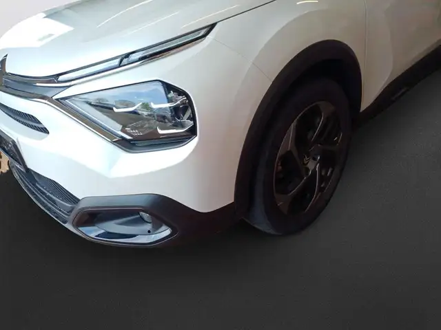 Citroen C4 view 9