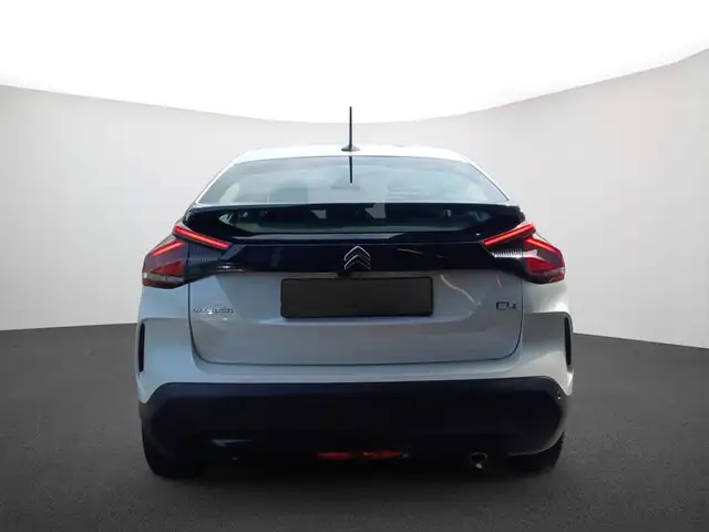 Citroen C4 view 3