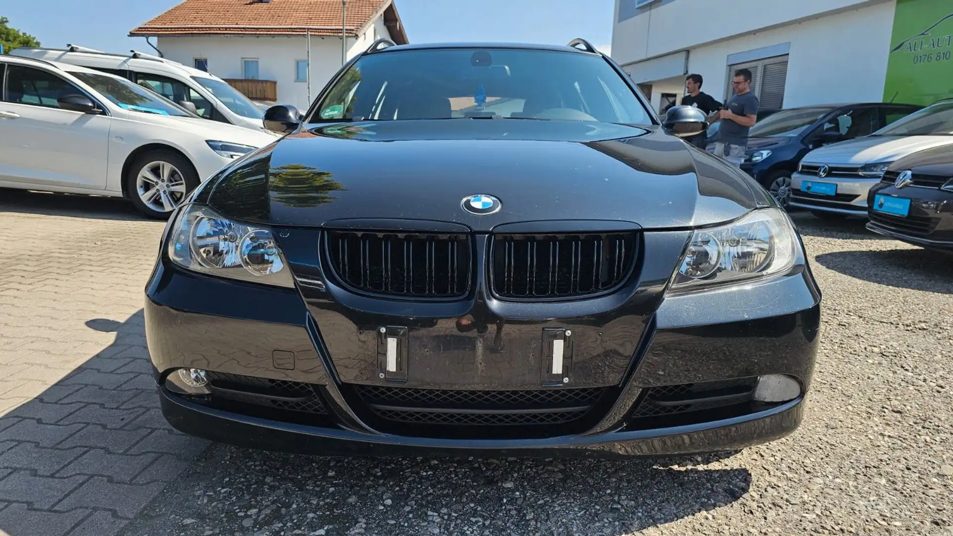 BMW 320 Baureihe 3 Touring 320d*Klima*Sport*Pano* crna - 2