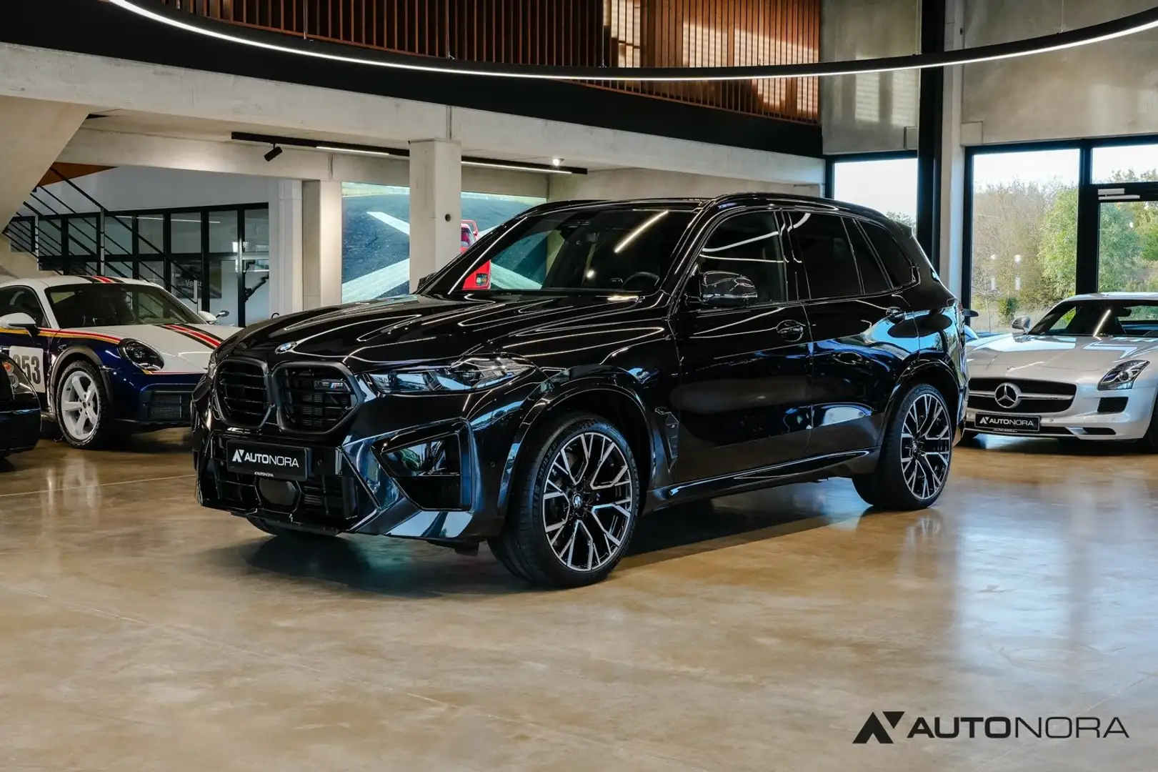 BMW X5 M Competition Facelift crna - 1