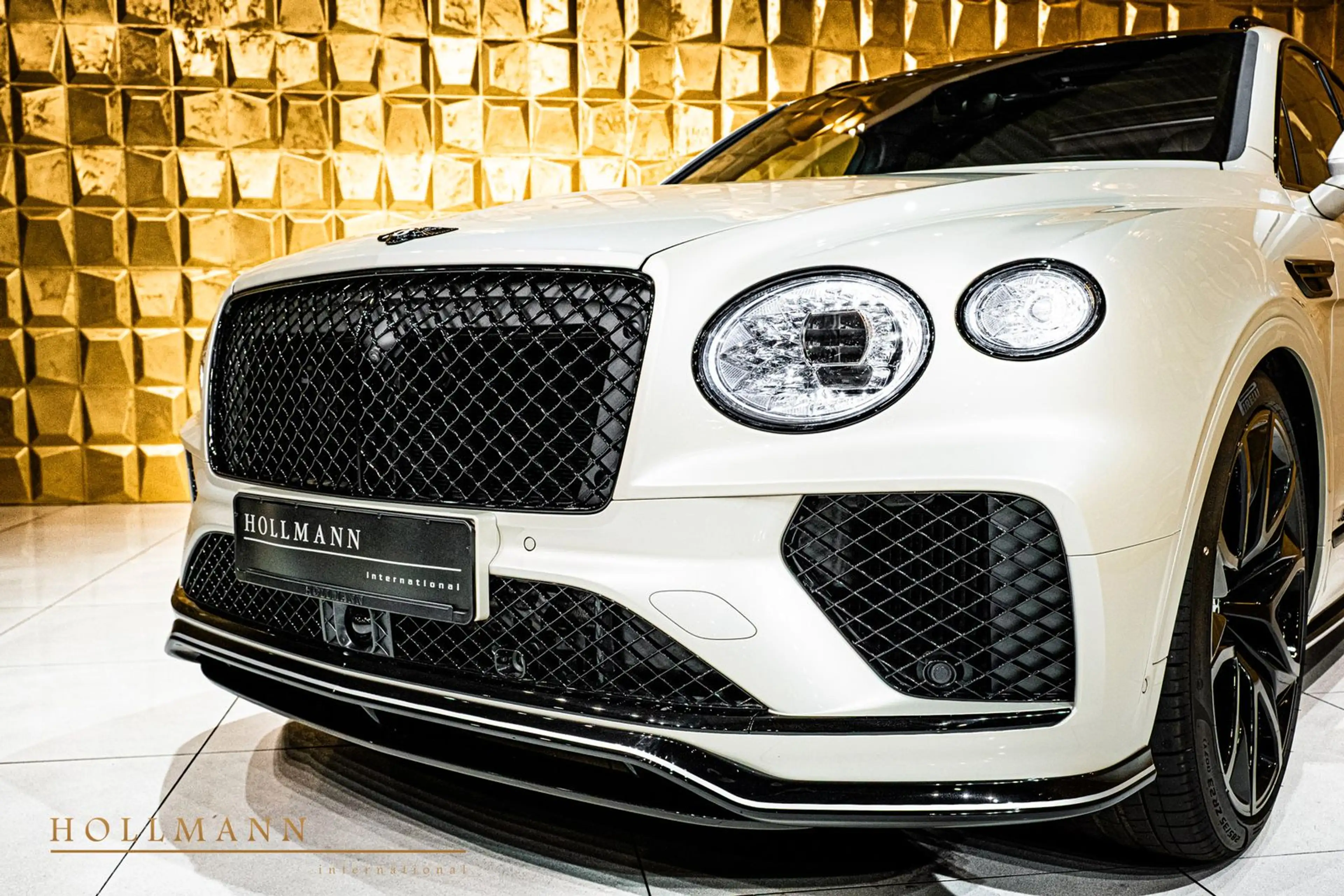 Bentley Bentayga Speed + MY2026 + CARBON + NAIM + TV + — photo 5