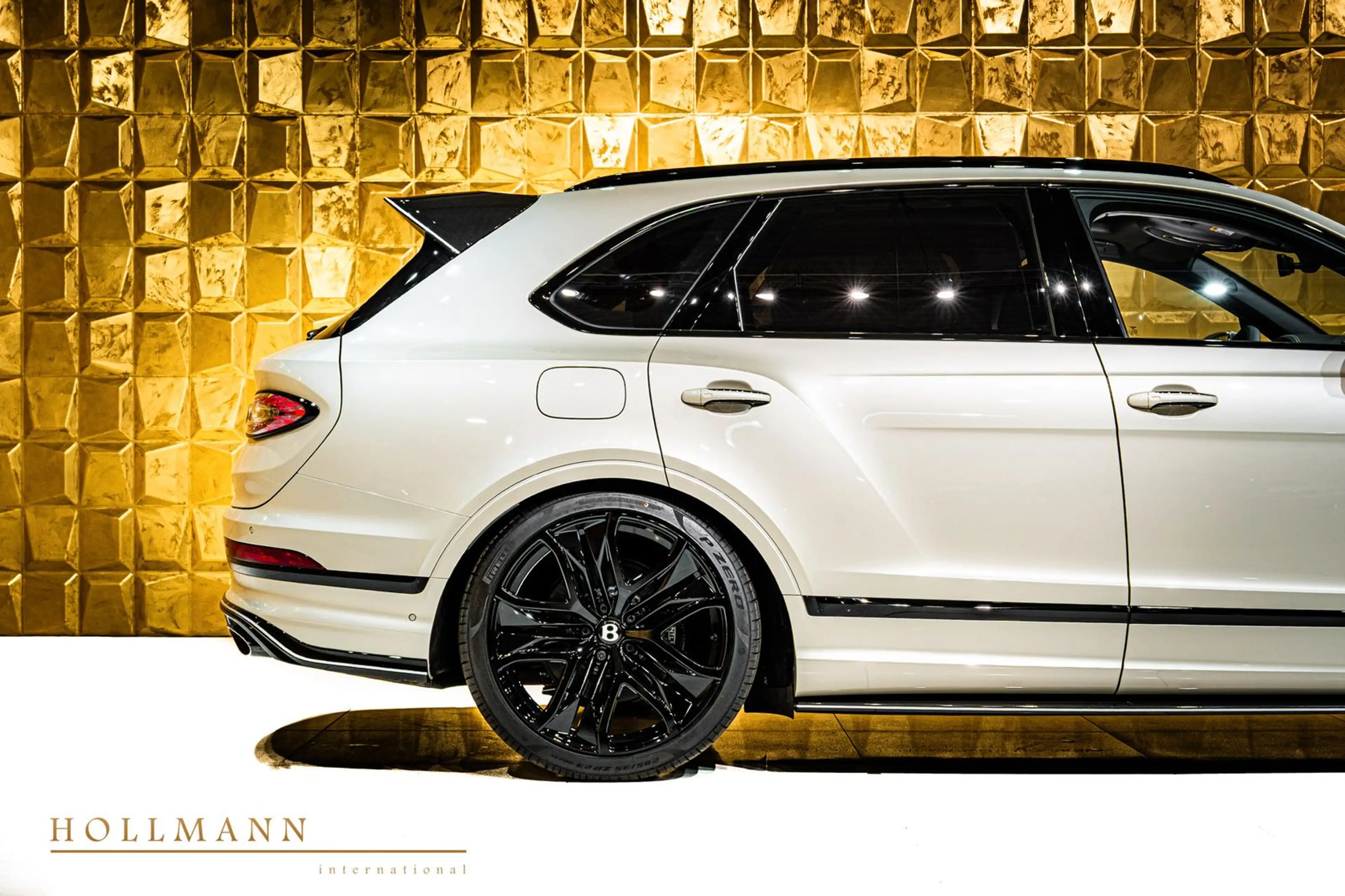Bentley Bentayga Speed + MY2026 + CARBON + NAIM + TV + — photo 13