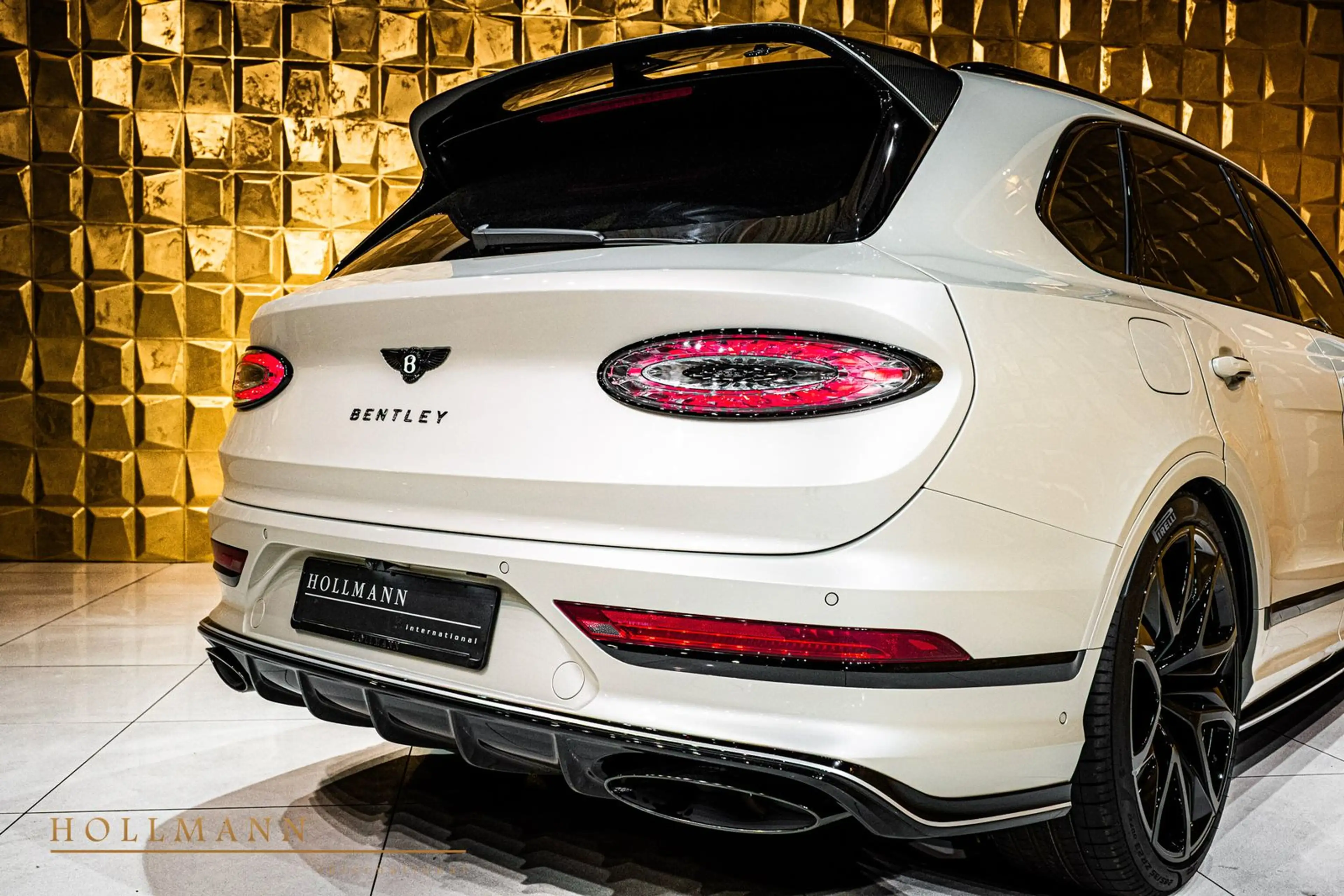 Bentley Bentayga Speed + MY2026 + CARBON + NAIM + TV + — photo 9