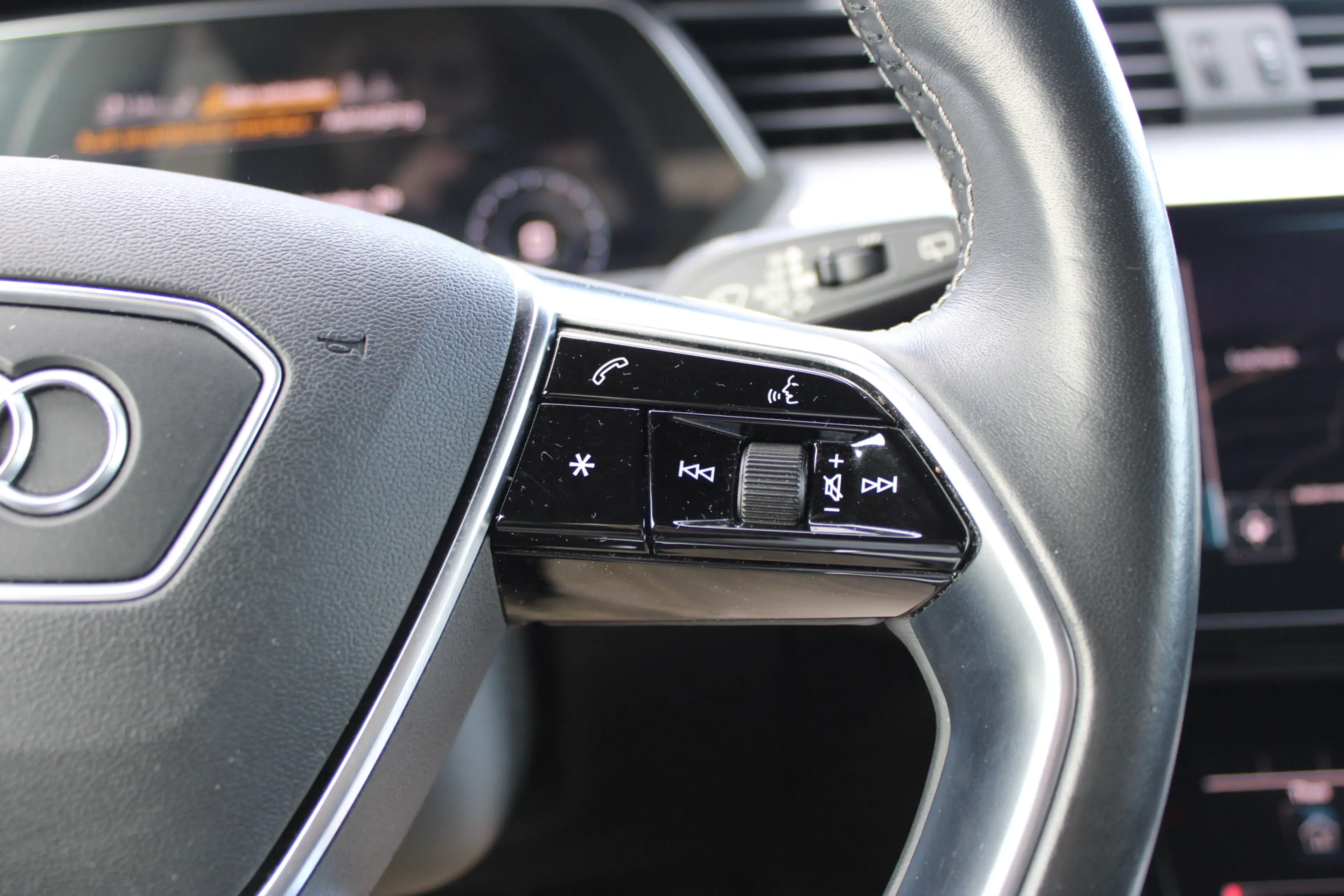 Audi e-tron e-tron 50 quattro 71 kWh S-Line Panoramadak Adapti — photo 23