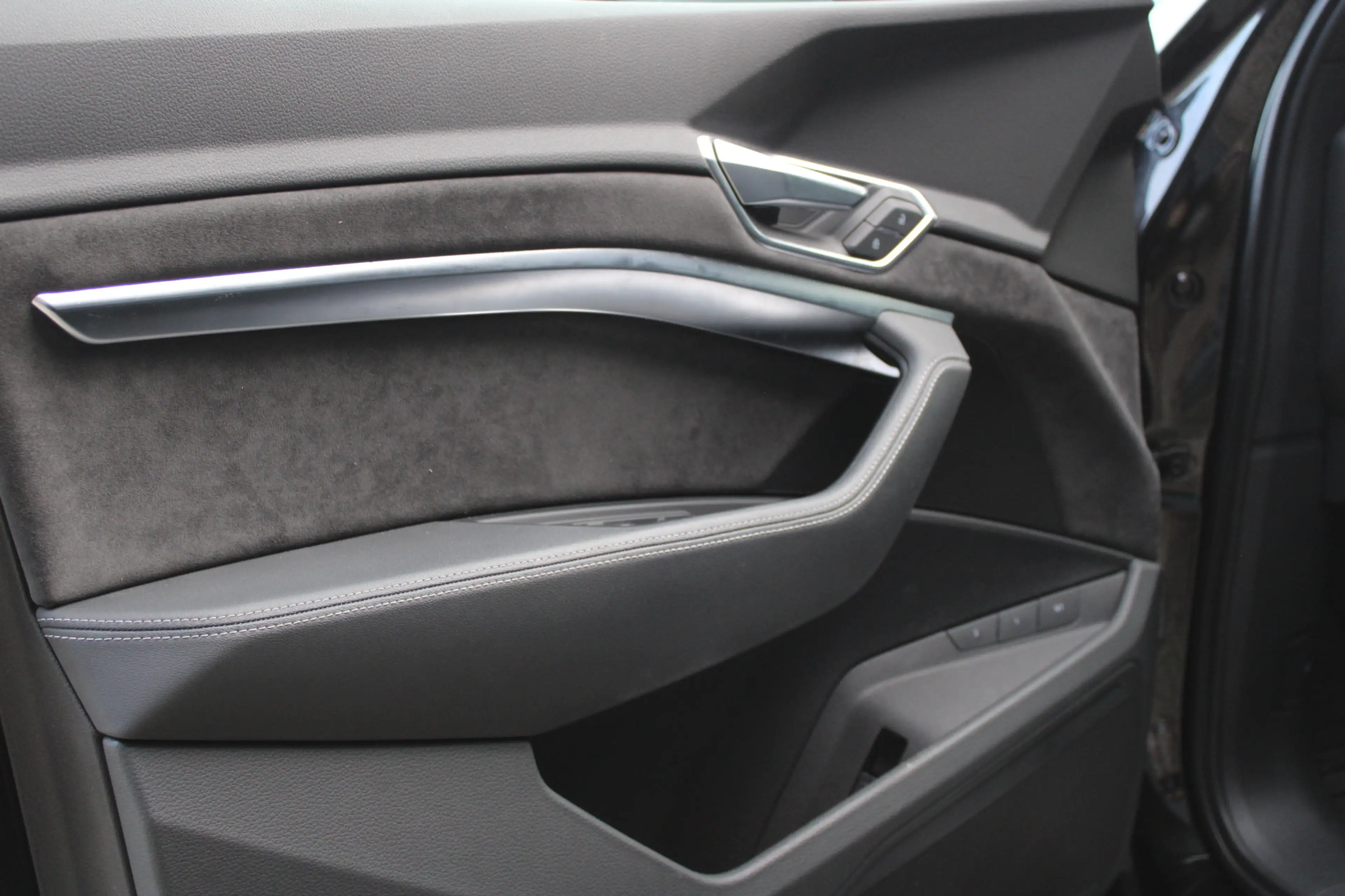 Audi e-tron e-tron 50 quattro 71 kWh S-Line Panoramadak Adapti — photo 27
