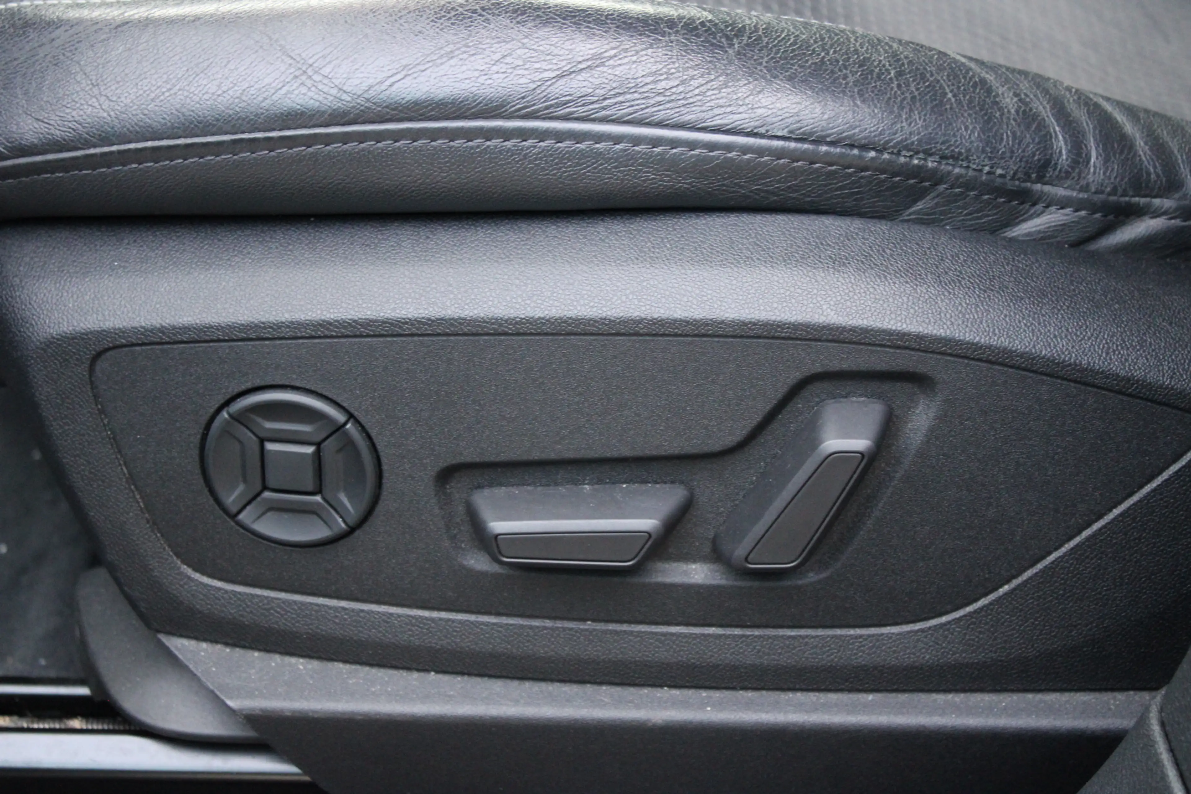 Audi e-tron e-tron 50 quattro 71 kWh S-Line Panoramadak Adapti — photo 26