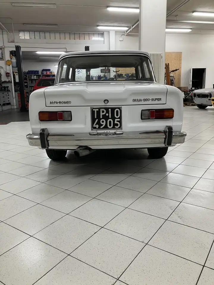 Alfa Romeo Giulia 1300 Super, foto 3