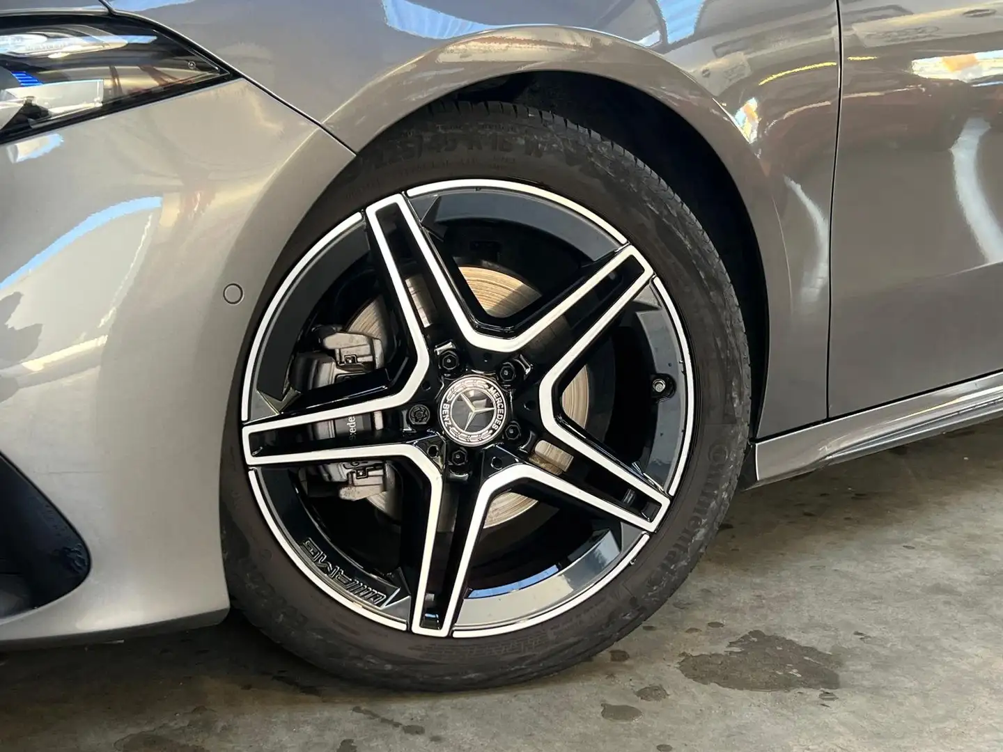Mercedes-Benz A 200 Classe A 200 7G-DCT AMG Line Grijs - 2