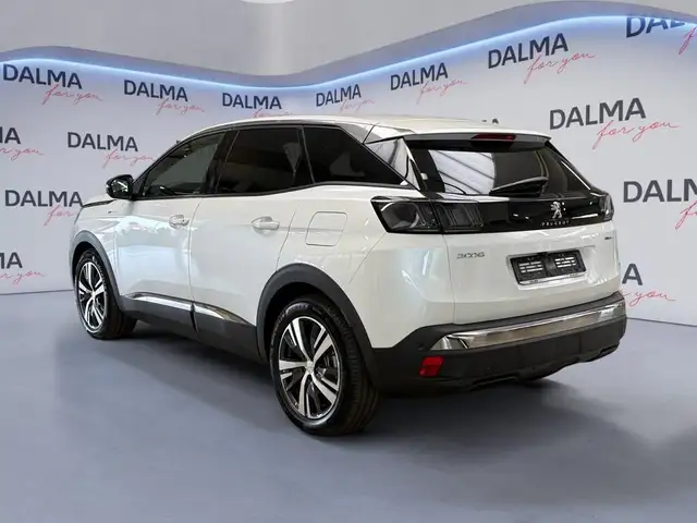 Peugeot 3008 view 3