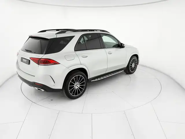 Mercedes-Benz GLE view 4