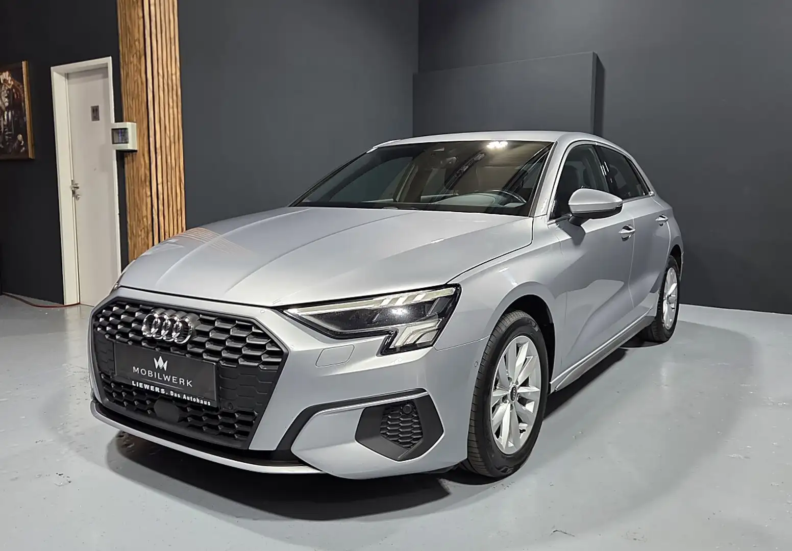 Audi A3 SB 30 TDI S-tronic intense * Garantie * Silber - 2