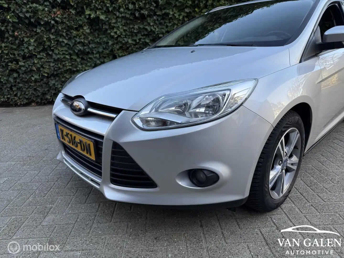 Ford Focus Wagon 1.0 Ecoboost Airco|Trekhaak|Stoelverwarming Grijs - 2