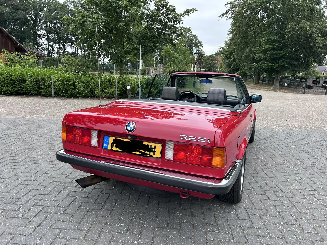BMW 325 Cabrio 2.5 Manual Airco Cruisecontrol Rood, foto 2