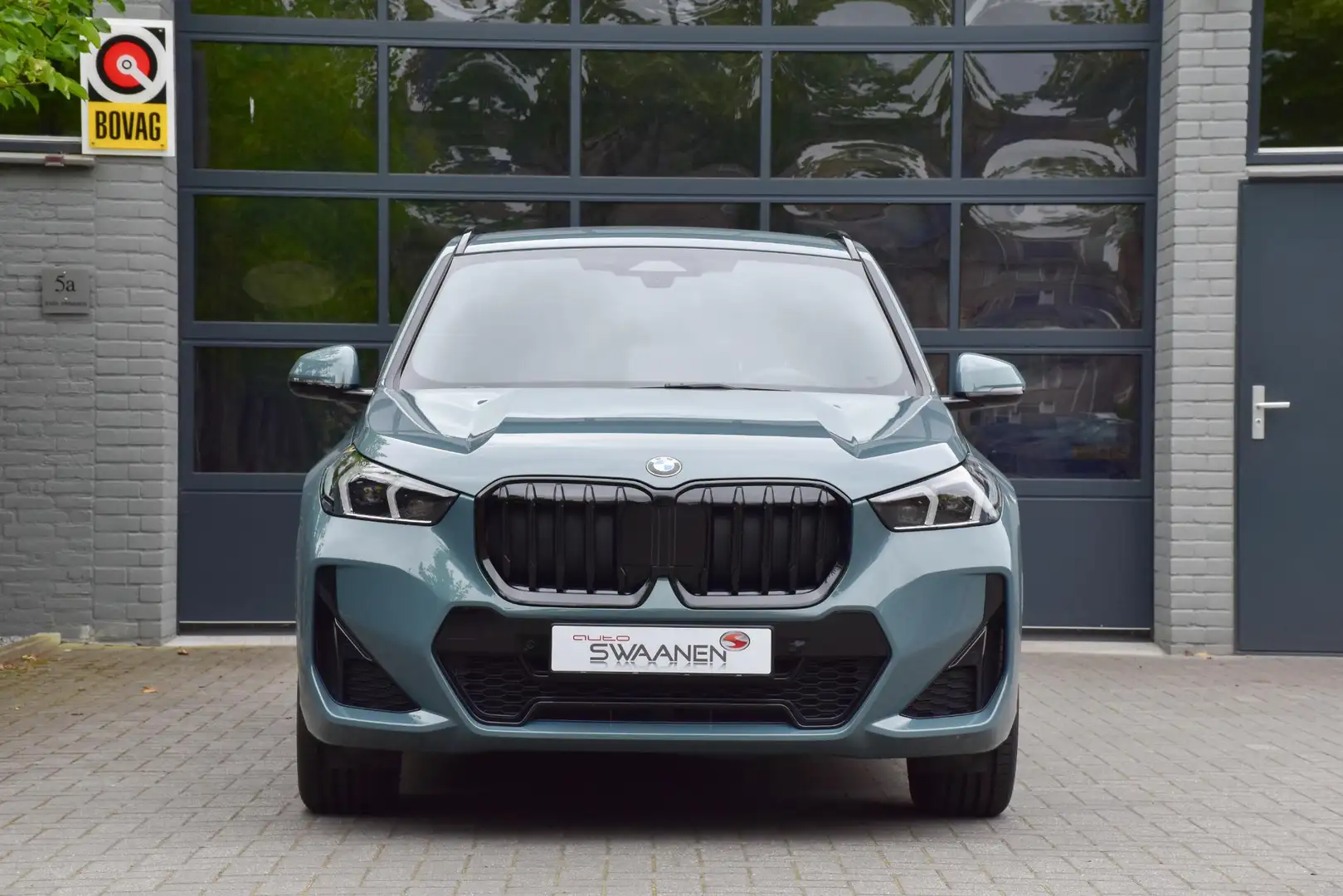 BMW X1 18i M Sport | LED | Carplay | Fabrieksgarantie Groen - 2