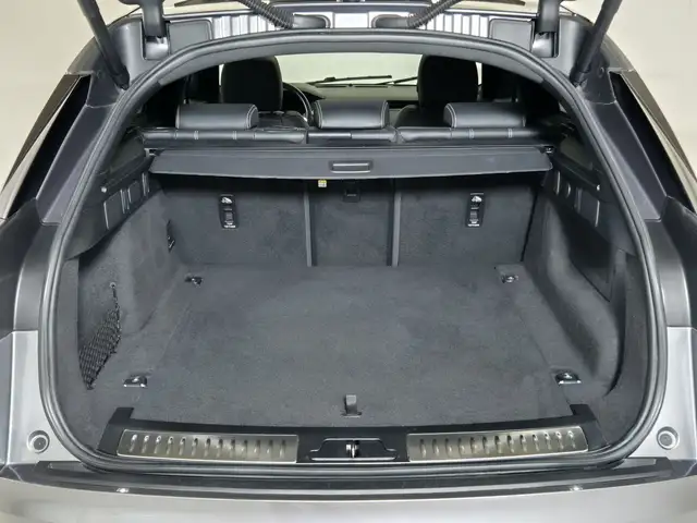 Land Rover Range Rover Velar view 13