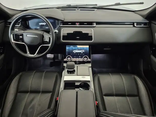 Land Rover Range Rover Velar view 4