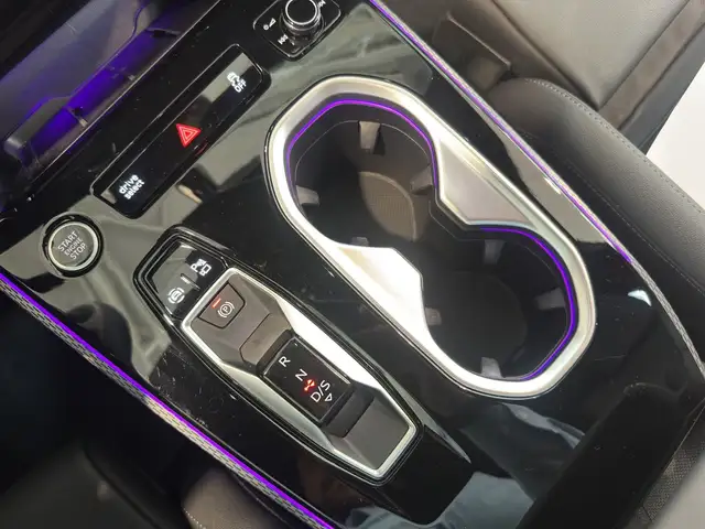 Audi A6 view 11