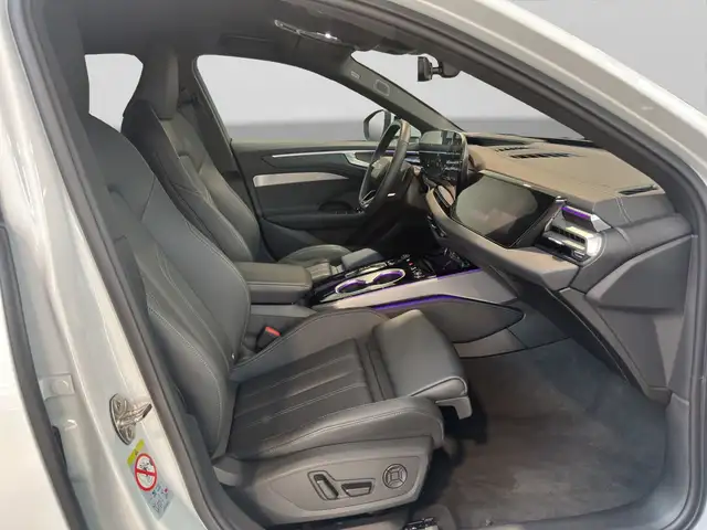 Audi A6 view 4
