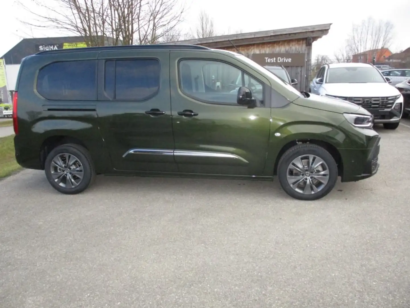 Toyota Proace City Verso Grün - 2
