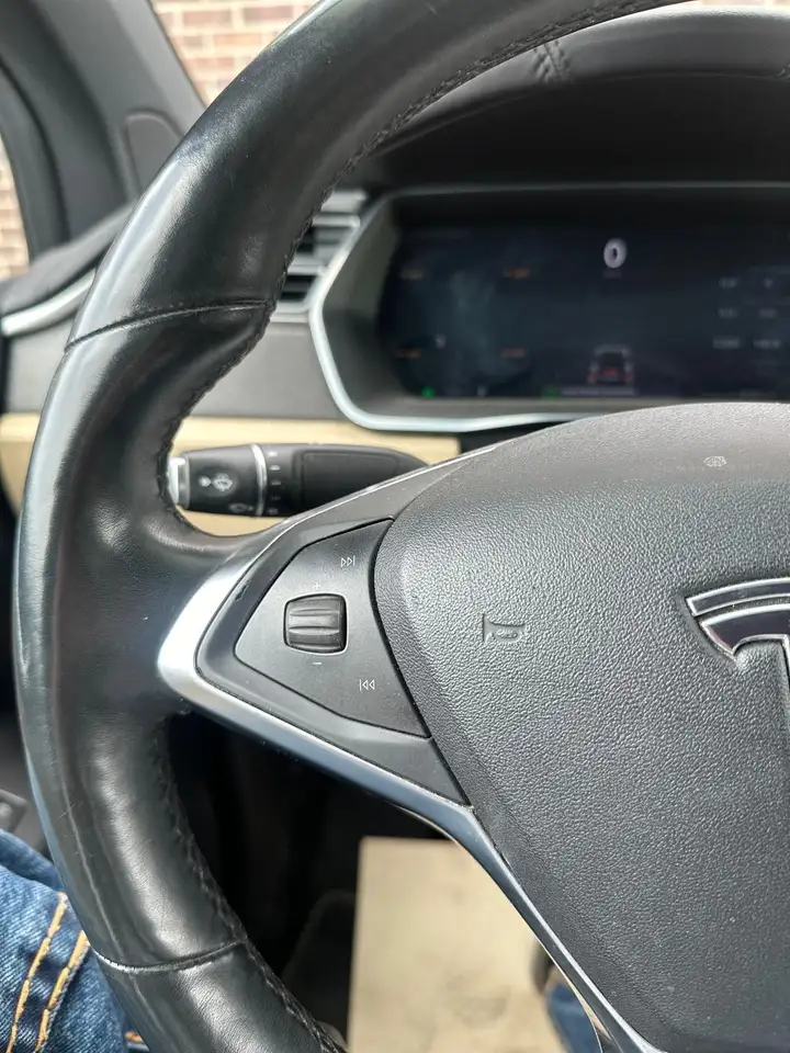 Tesla Model X fotografie Tesla Model X
