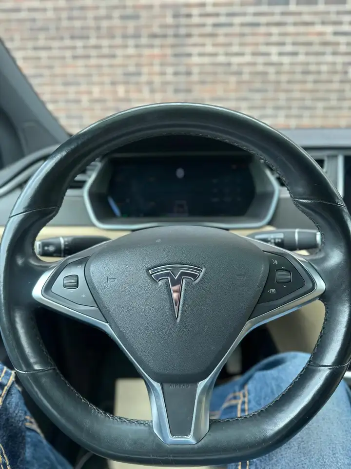 Tesla Model X fotografie Tesla Model X