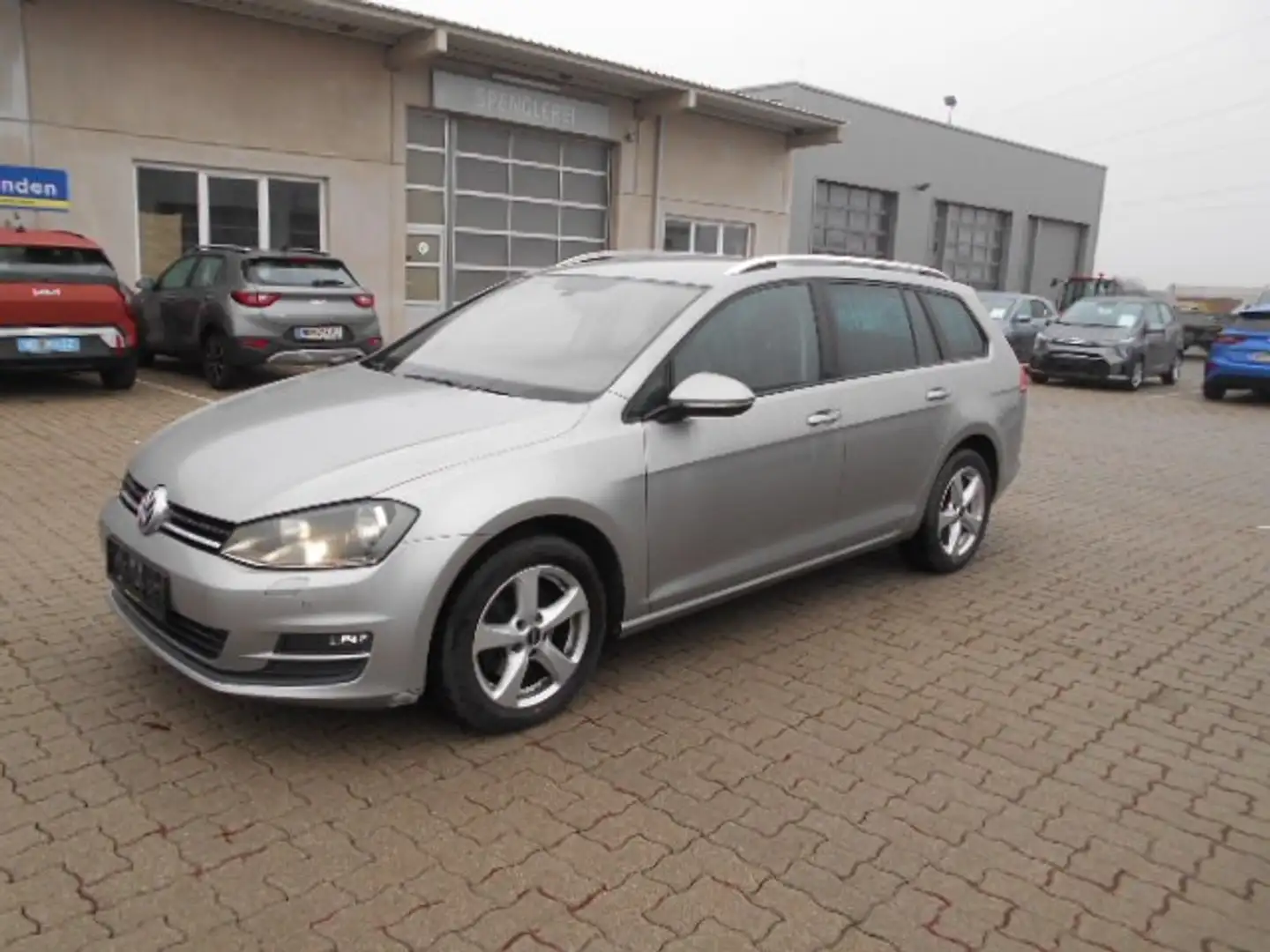 Volkswagen Golf Variant Lounge 1,6 TDI DSG Argent - 1