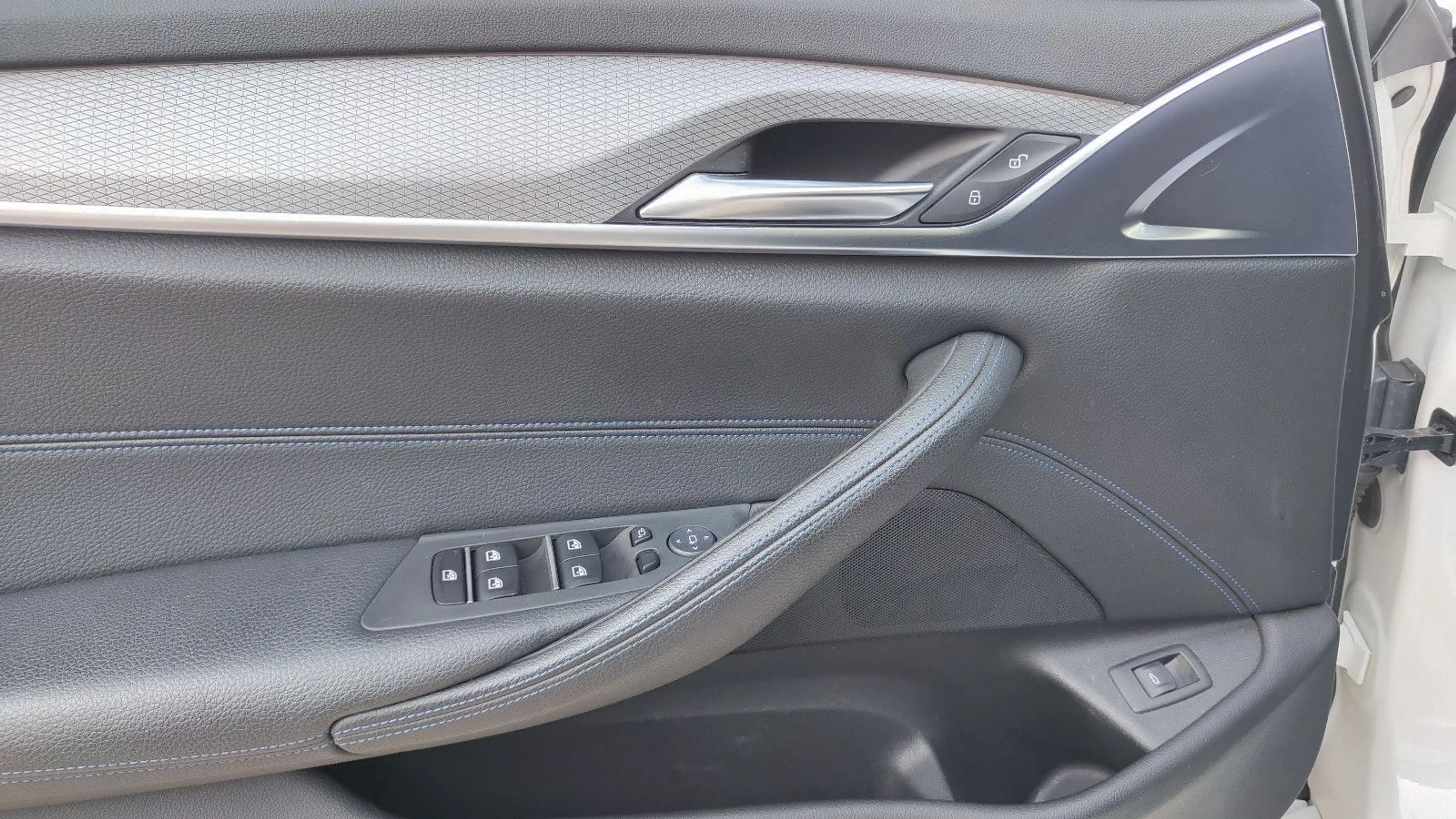 BMW 520 d Touring M Paket LED*Navi*Kamera*Alcantara* — photo 25