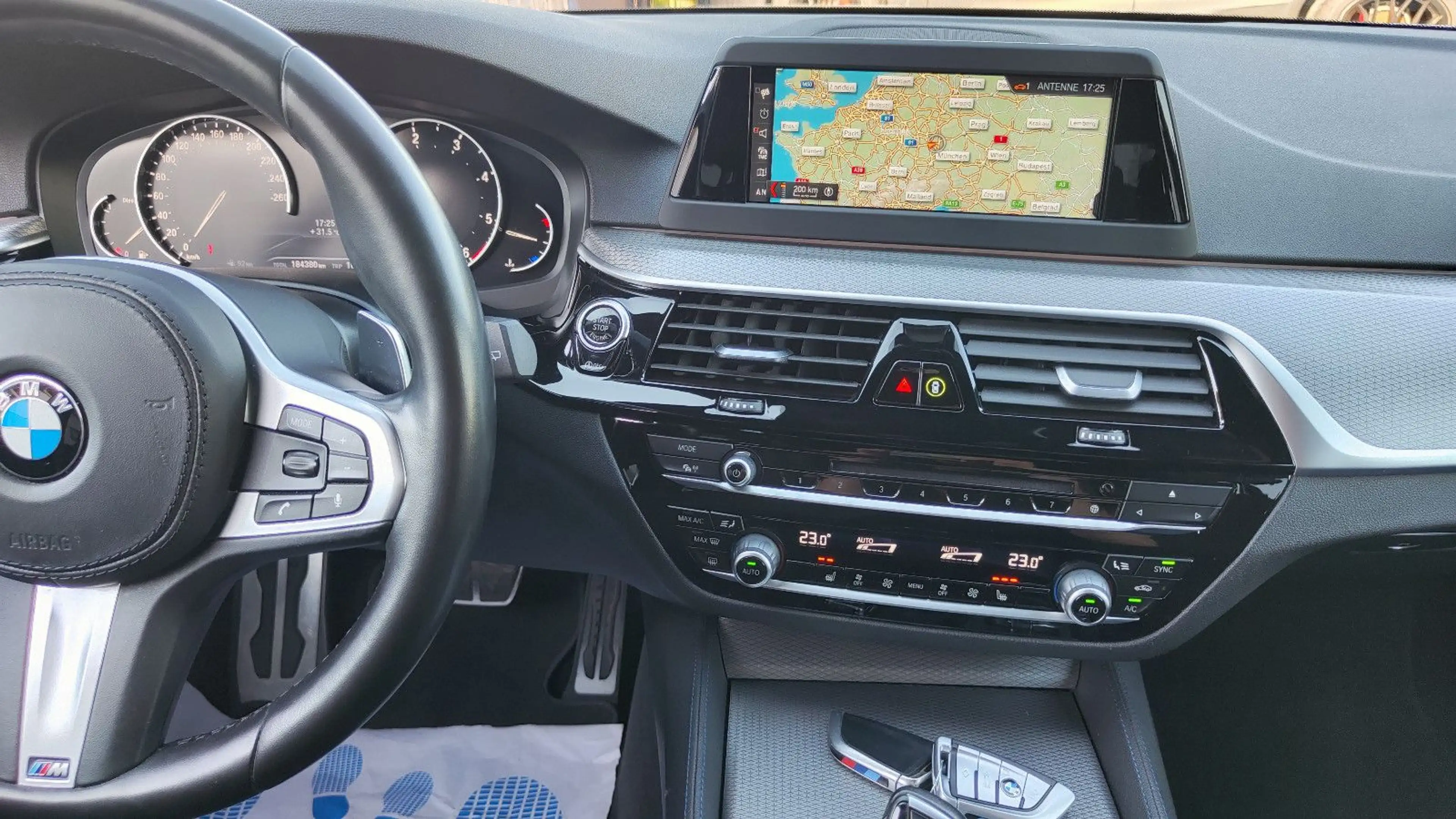 BMW 520 d Touring M Paket LED*Navi*Kamera*Alcantara* — photo 30