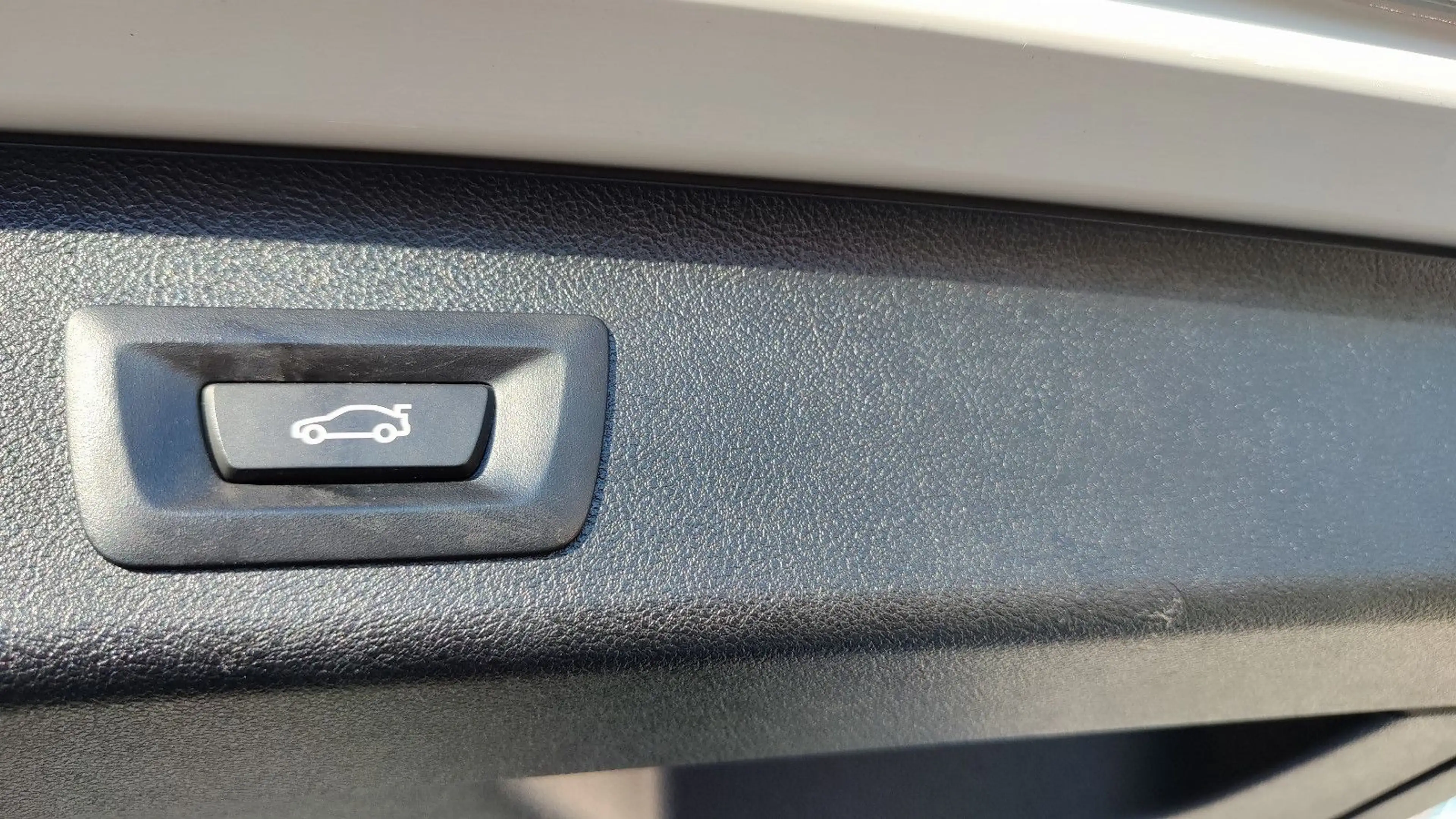 BMW 520 d Touring M Paket LED*Navi*Kamera*Alcantara* — photo 40