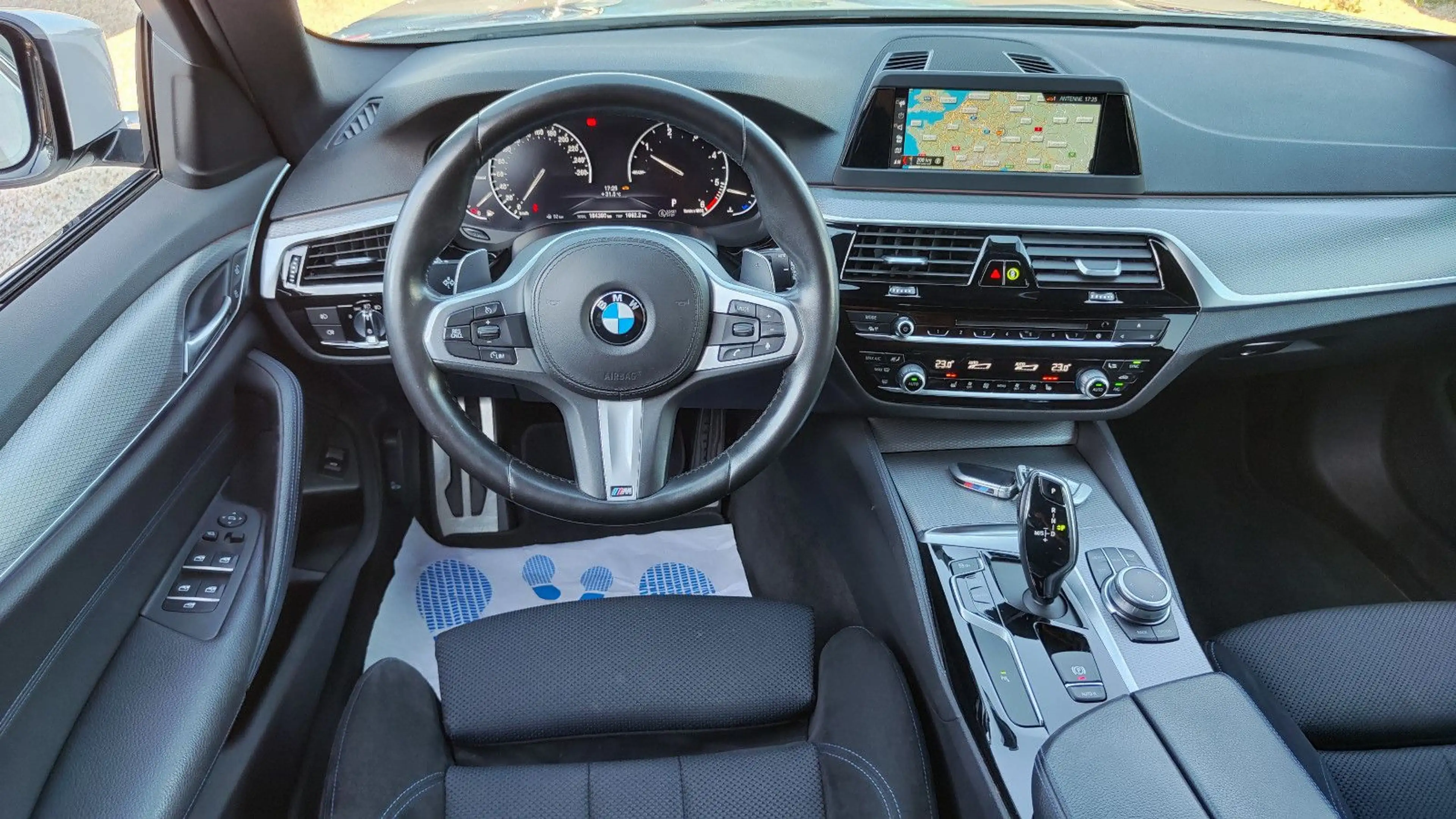 BMW 520 d Touring M Paket LED*Navi*Kamera*Alcantara* — photo 27